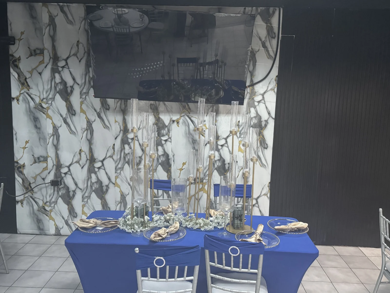 Royal blue head table